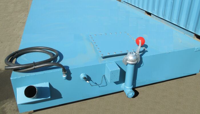 2200l waste tank